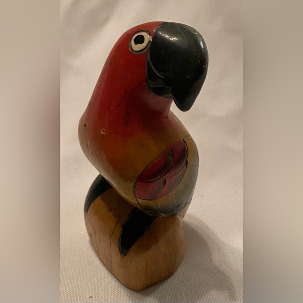Carved Wood Folk Art Parrot Macaw Statuette Tropical Bird  Folk Art Carving - Picture 2 of 11